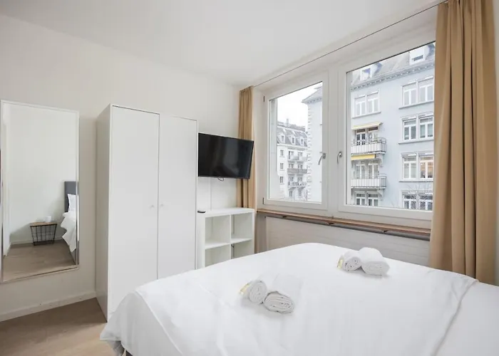 شقة Urban Oasis With Queen Bed And View Be-23