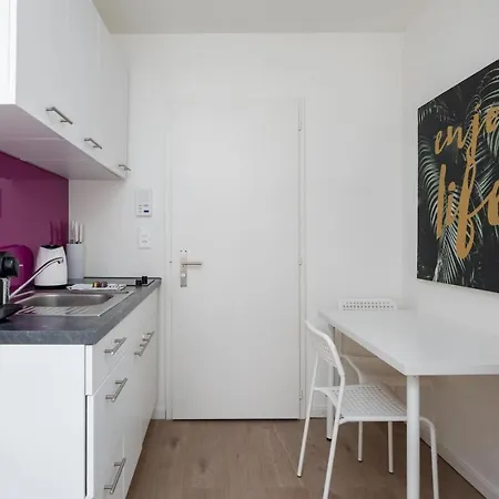 Urban Oasis With Queen Bed And View Be-23 דירה ציריך