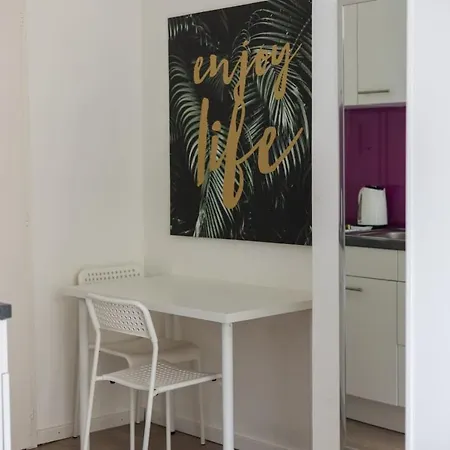דירה Urban Oasis With Queen Bed And View Be-23 *