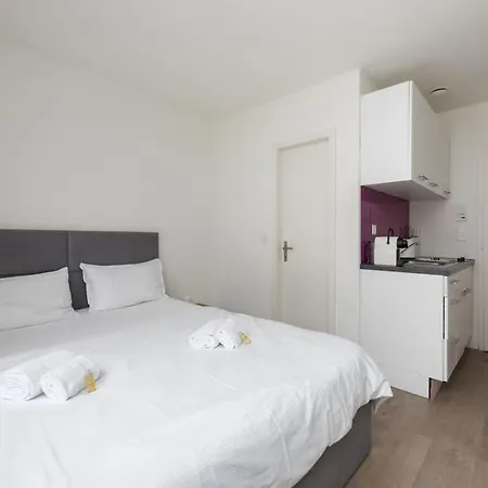 Urban Oasis With Queen Bed And View Be-23 ציריך