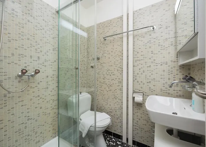 Urban Oasis With Queen Bed And View Be-23